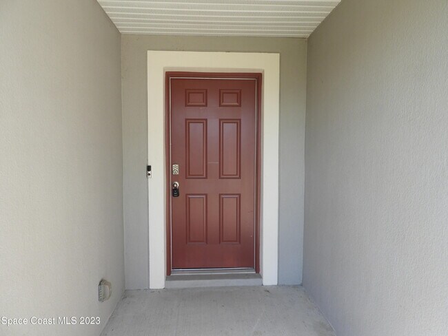 690 San Filippo Dr SE in Palm Bay, FL - Building Photo - Building Photo