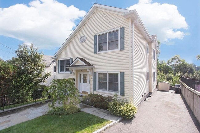 14 Terrace Pl in Tuckahoe, NY - Building Photo - Building Photo
