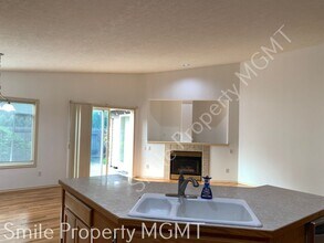 15198 SE Sedona Dr in Clackamas, OR - Building Photo - Building Photo