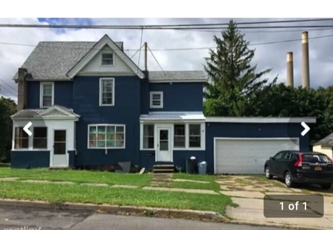 property at 133 W Van Buren St