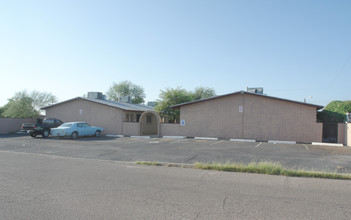 8 Units in Tucson, AZ - Foto de edificio - Building Photo