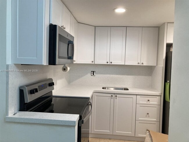 property at 1201 SW 13th St