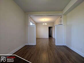 2816 N Troy St, Unit 2F in Chicago, IL - Foto de edificio - Building Photo