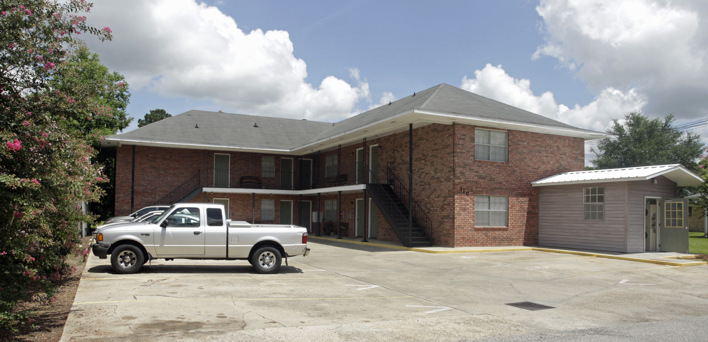 Pont Breaux Properties in Breaux Bridge, LA - Building Photo