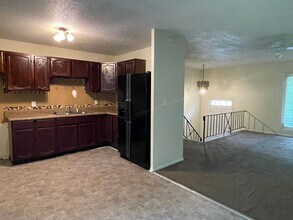 8504 E 93rd St in Kansas City, MO - Building Photo - Building Photo