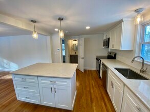 3 Claflin St in Hopkinton, MA - Building Photo - Building Photo