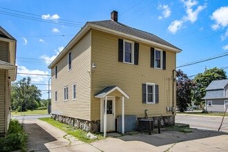 1403 S Burdick St in Kalamazoo, MI - Building Photo - Building Photo