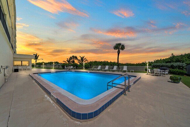 2725 N Hwy A1A in Indialantic, FL - Building Photo - Building Photo