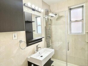142-21 26th Ave in Queens, NY - Building Photo - Building Photo