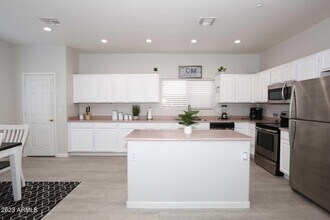 7500 E Deer Valley Rd in Scottsdale, AZ - Building Photo - Building Photo