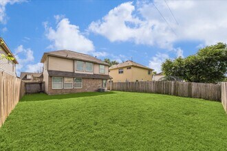 19811 Shores Edge Dr in Tomball, TX - Foto de edificio - Building Photo