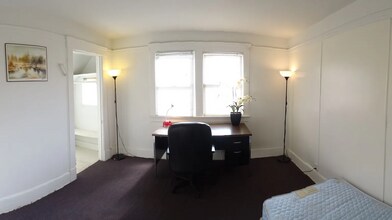 1142 W 37th Pl in Los Angeles, CA - Building Photo - Building Photo