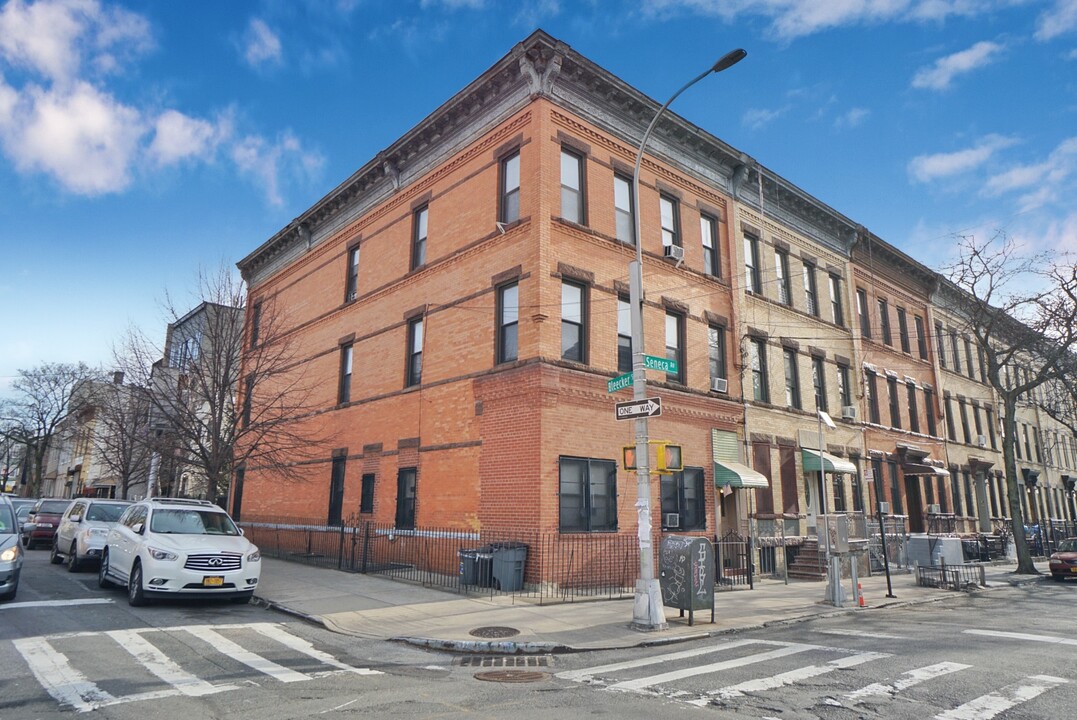 551 Seneca Ave in Ridgewood, NY - Building Photo