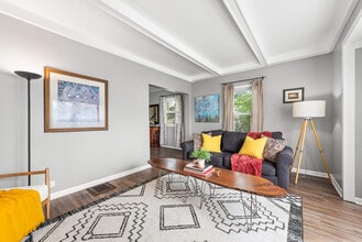 3175 Rocky River Dr in Cleveland, OH - Foto de edificio - Building Photo