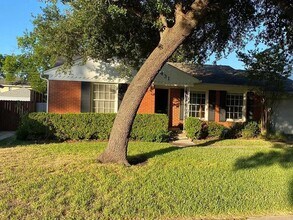 431 Hambrick Rd in Dallas, TX - Building Photo - Building Photo