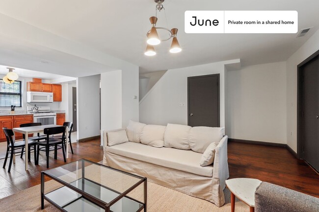 Room in Shared 5 bed/2 bath home, Unit BD in Washington, DC - Building Photo - Building Photo