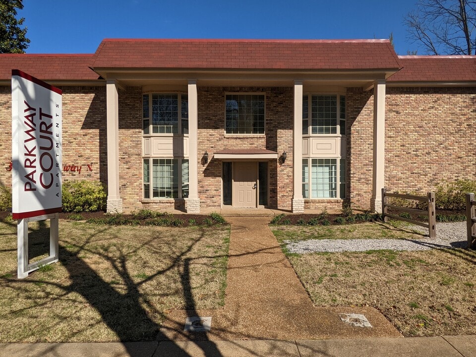 East Parkway Apartments in Memphis, TN - Foto de edificio