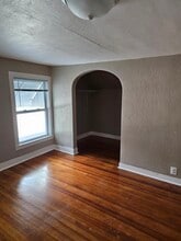223 W Lincoln Ave in Belvidere, IL - Building Photo - Building Photo