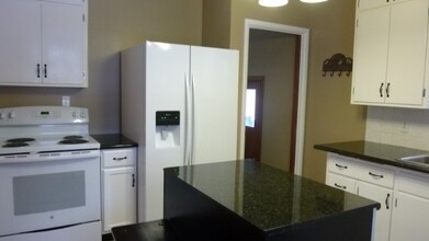 719 E 35th Ave in Spokane, WA - Building Photo - Building Photo