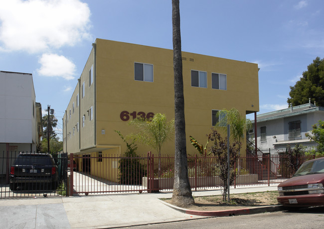 6136 Eleanor Ave in Los Angeles, CA - Building Photo - Building Photo