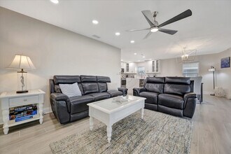 10 Gulf Blvd, Unit SI ID1475816P in Indian Rocks Beach, FL - Building Photo - Building Photo