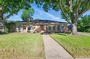 2722 Margaret Dr, Unit 11-1118 in Arlington, TX - Building Photo