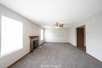 10325 Liverpool Way in Indianapolis, IN - Foto de edificio - Building Photo