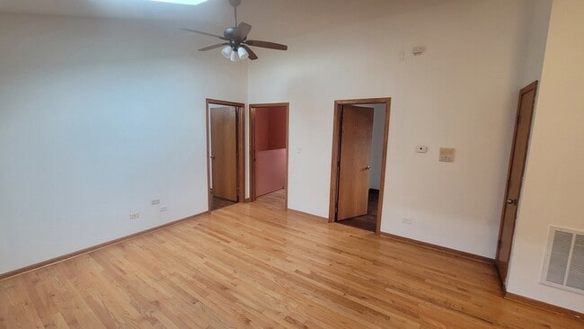 2977 N Lawndale Ave, Unit 3 in Chicago, IL - Building Photo - Building Photo