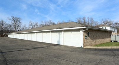 Chartwell Apartments in Lancaster, OH - Building Photo - Building Photo