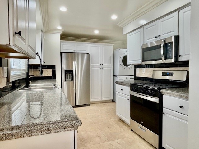property at 5015 River Ave