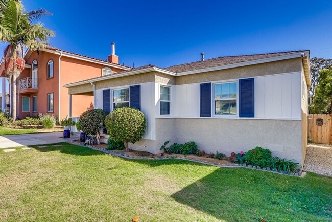 6504 W 84th Pl in Los Angeles, CA - Building Photo - Building Photo