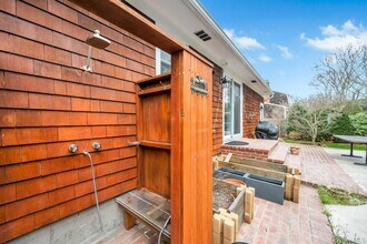 8 Lovell Rd in Hampton Bays, NY - Building Photo - Building Photo