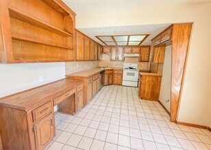 2205 Shamrock Dr in Edmond, OK - Building Photo - Building Photo