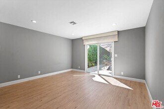 2809 S Canfield Ave in Los Angeles, CA - Building Photo - Building Photo