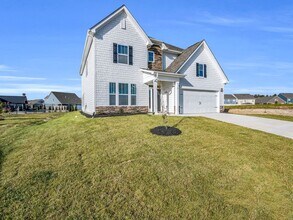 23 Silverthorne Ct in Hendersonville, NC - Building Photo - Building Photo