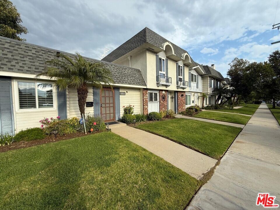 10234 Oklahoma Ave in Los Angeles, CA - Building Photo