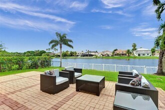 18034 SW 20th St in Miramar, FL - Building Photo - Building Photo