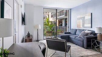 3830 NW 11th St in Miami, FL - Building Photo