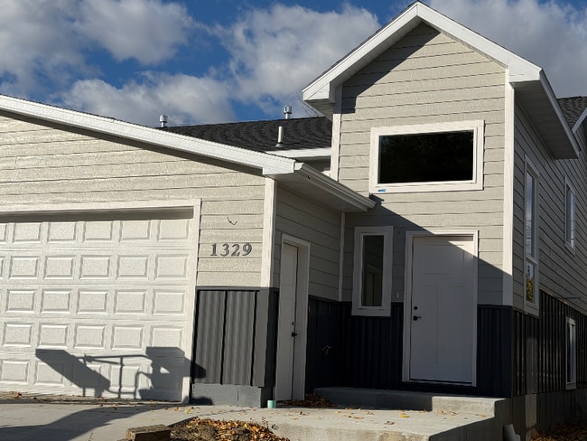 property at 1329 Lynn Ave
