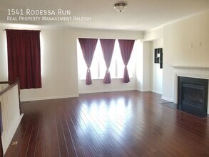 1541 Rodessa Run in Raleigh, NC - Foto de edificio - Building Photo
