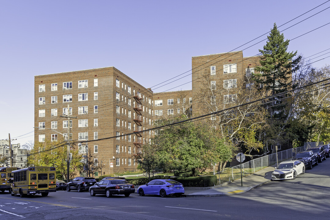 Valentine Manor in Yonkers, NY - Building Photo