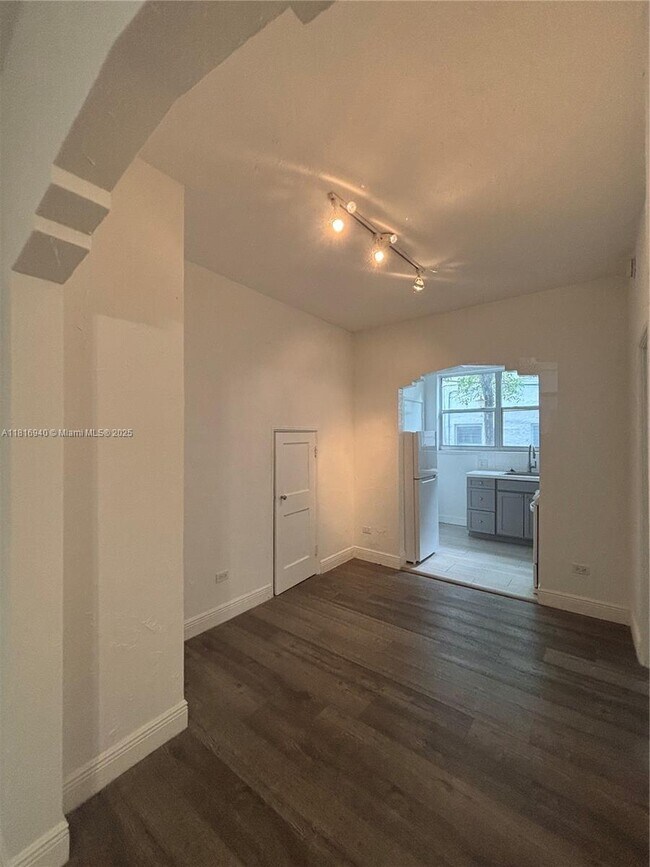721 15th St in Miami Beach, FL - Building Photo - Building Photo