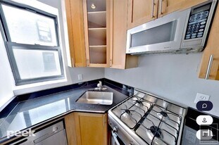 East 18th Street, Unit 4B in New York, NY - Building Photo