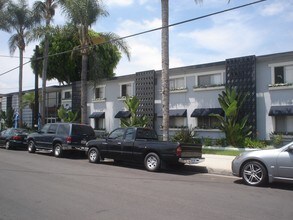 The Brentwood in Downey, CA - Foto de edificio - Building Photo