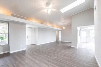 16737 Pheasant Ct in Ft. Myers, FL - Foto de edificio - Building Photo