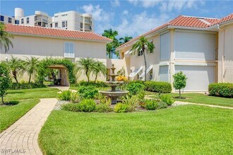 3070 Gulf Shore Blvd N, Unit 201 in Naples, FL - Building Photo - Building Photo