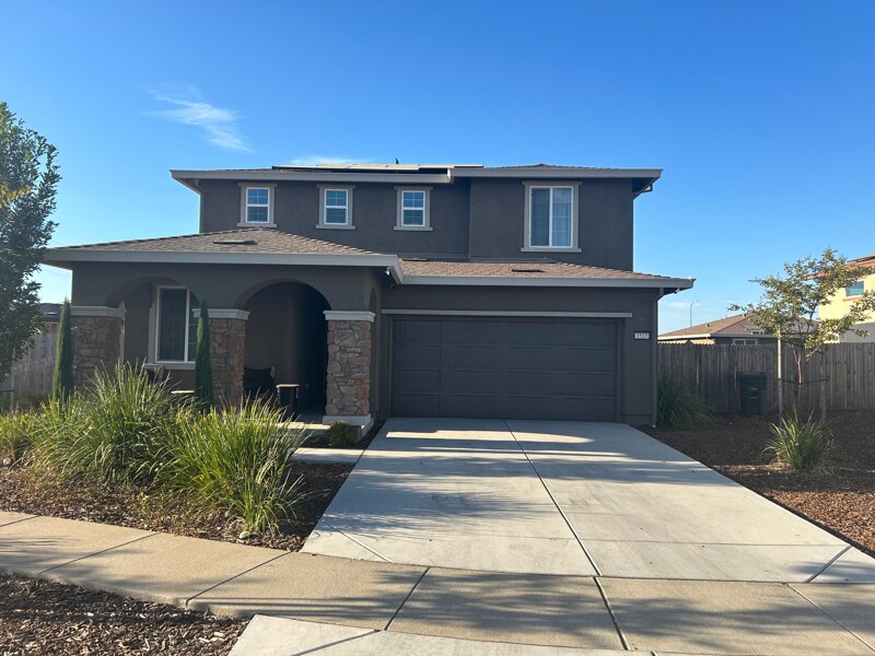 1523 Falabella Way in Olivehurst, CA - Building Photo