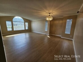 44841 Carolyn Ave in Chilliwack, BC - Building Photo - Building Photo