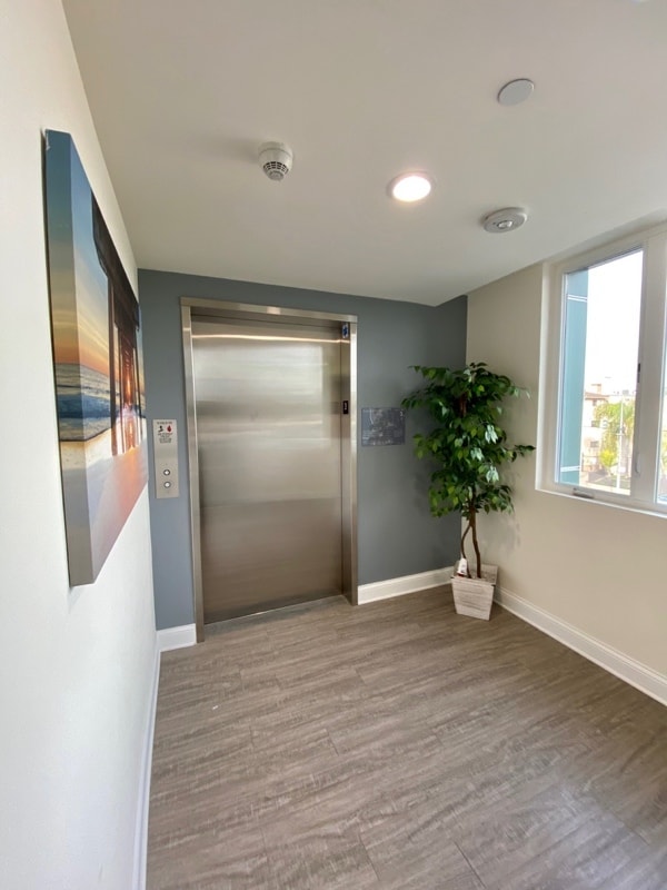 14934 Burbank Blvd in Los Angeles, CA - Building Photo - Building Photo