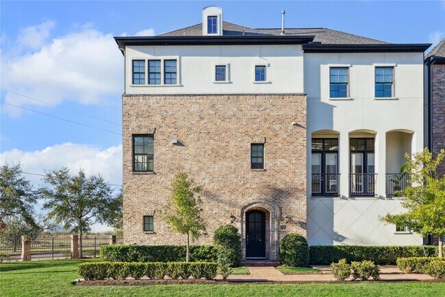 property at 9455 Fannin St